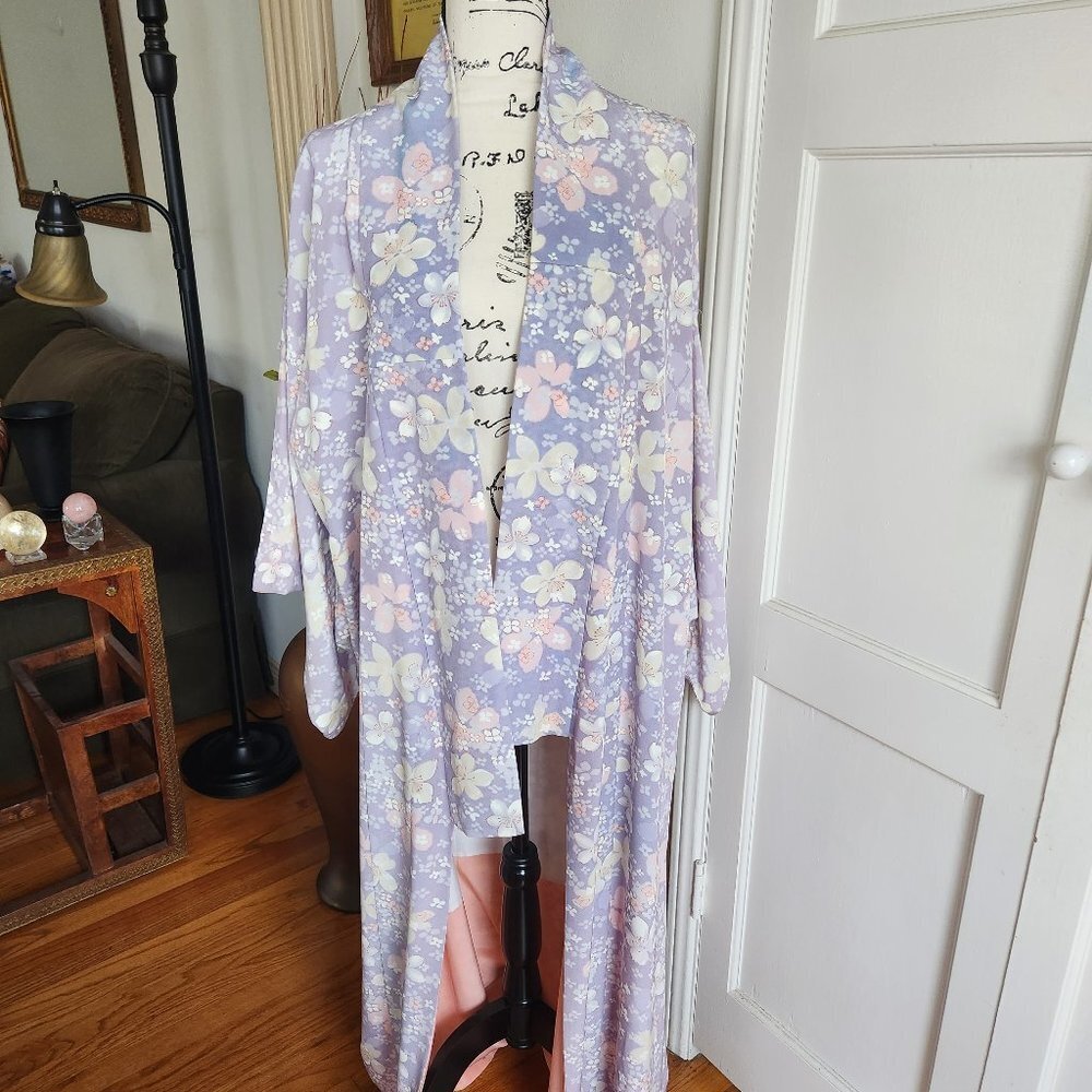 Vintage Long Kimono Robe/Coat Lined with Floral Pattern Sz M